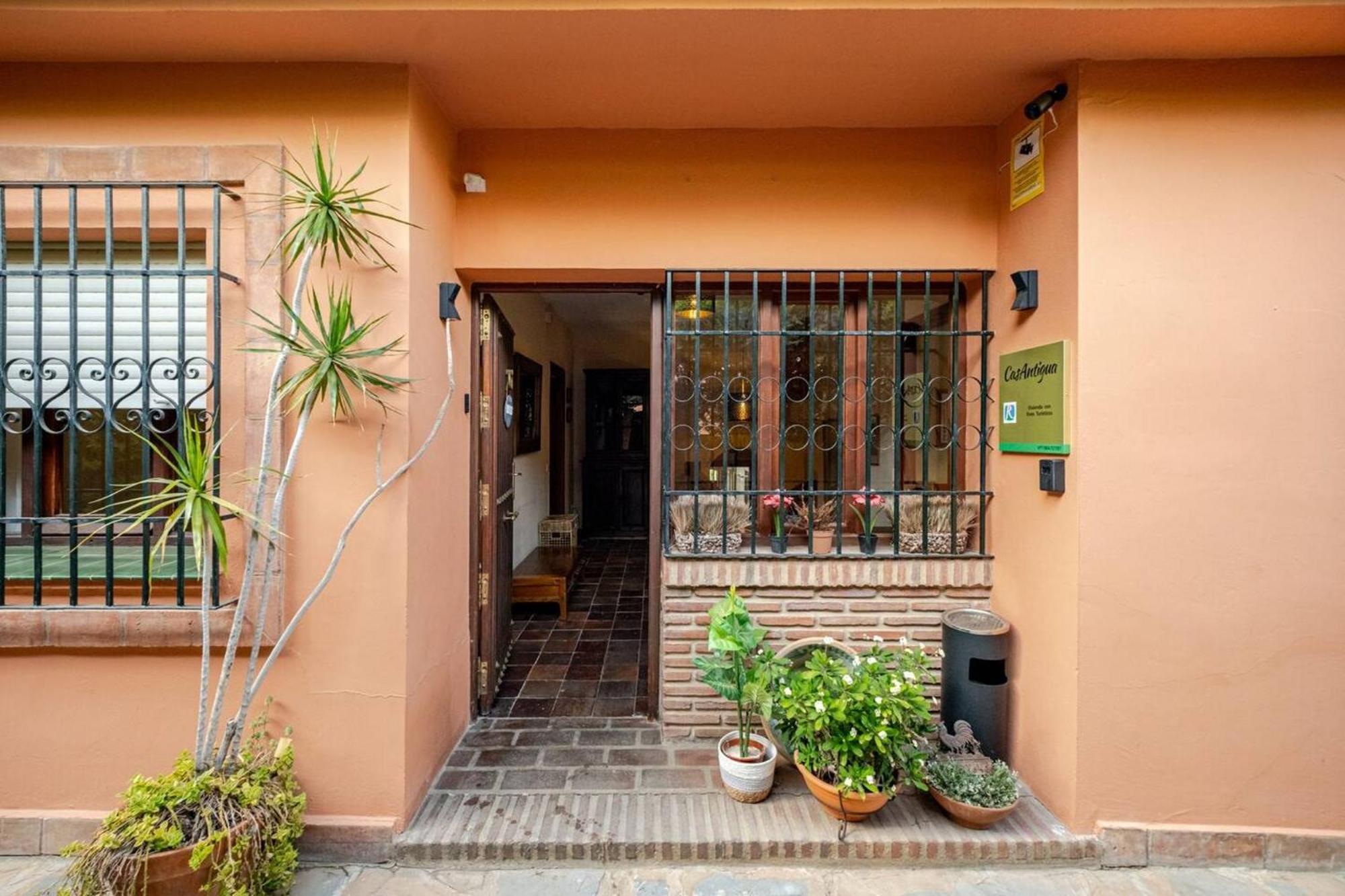 Tess Casantigua, Una Casa Con Sabor A Guatemala Villa Torremolinos Exterior photo